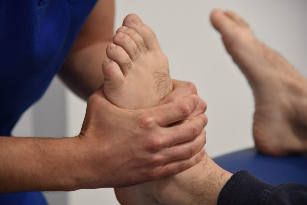 Osteopatía en el tobillo, Terapia Manual